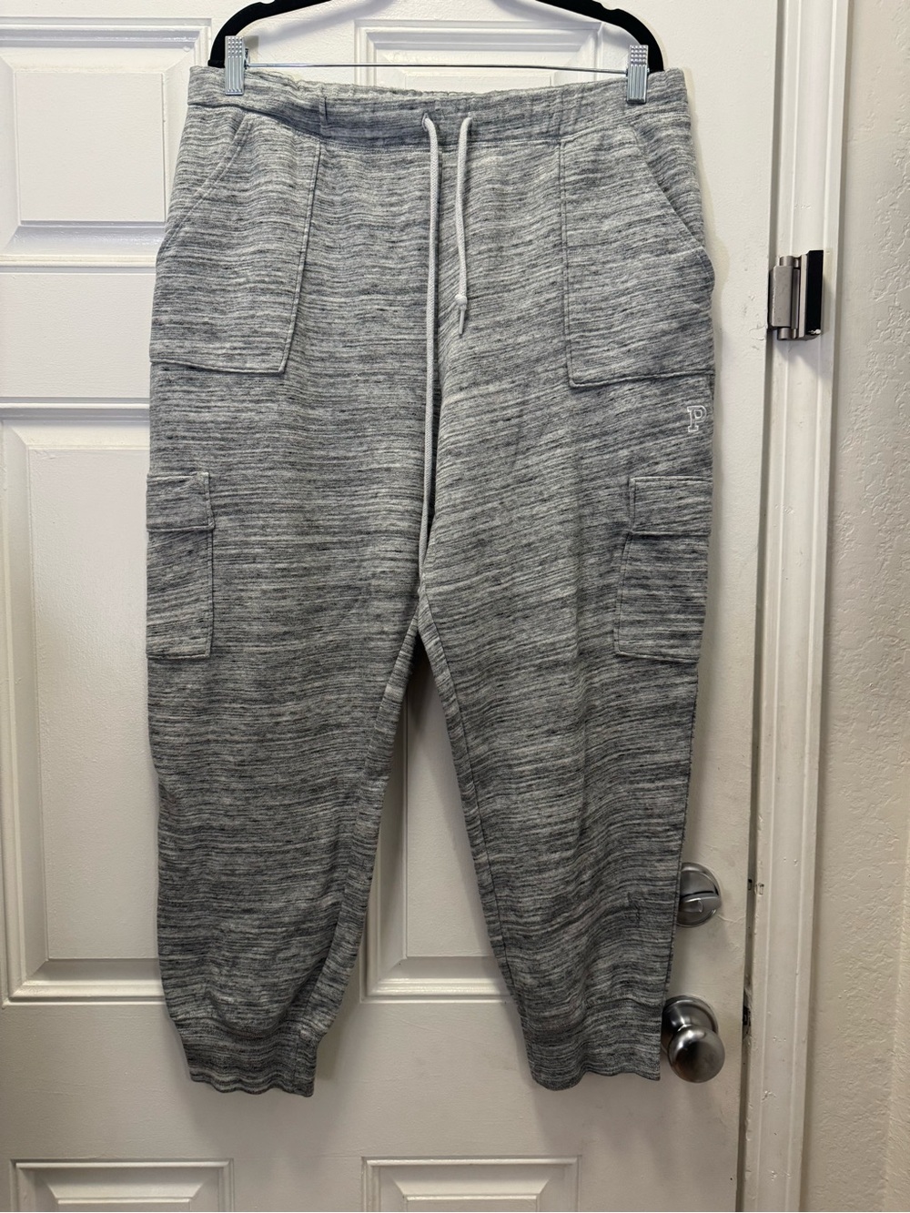 PINK Victoria's Secret Heather Gray Cargo Joggers 0409